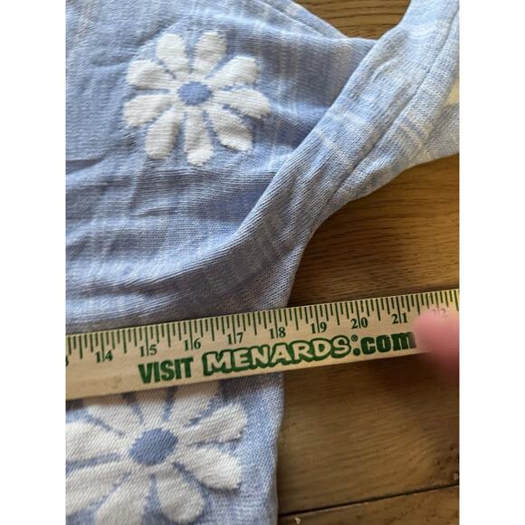 Altar'd State Size Medium Blue Floral Crop Sweater Daiseys Lightweight Cotton - Picture 5 of 10